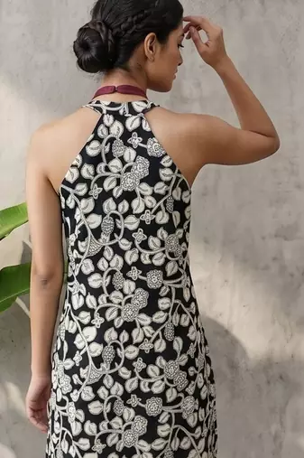 Women Floral Printed Regular Kurta with Trousers