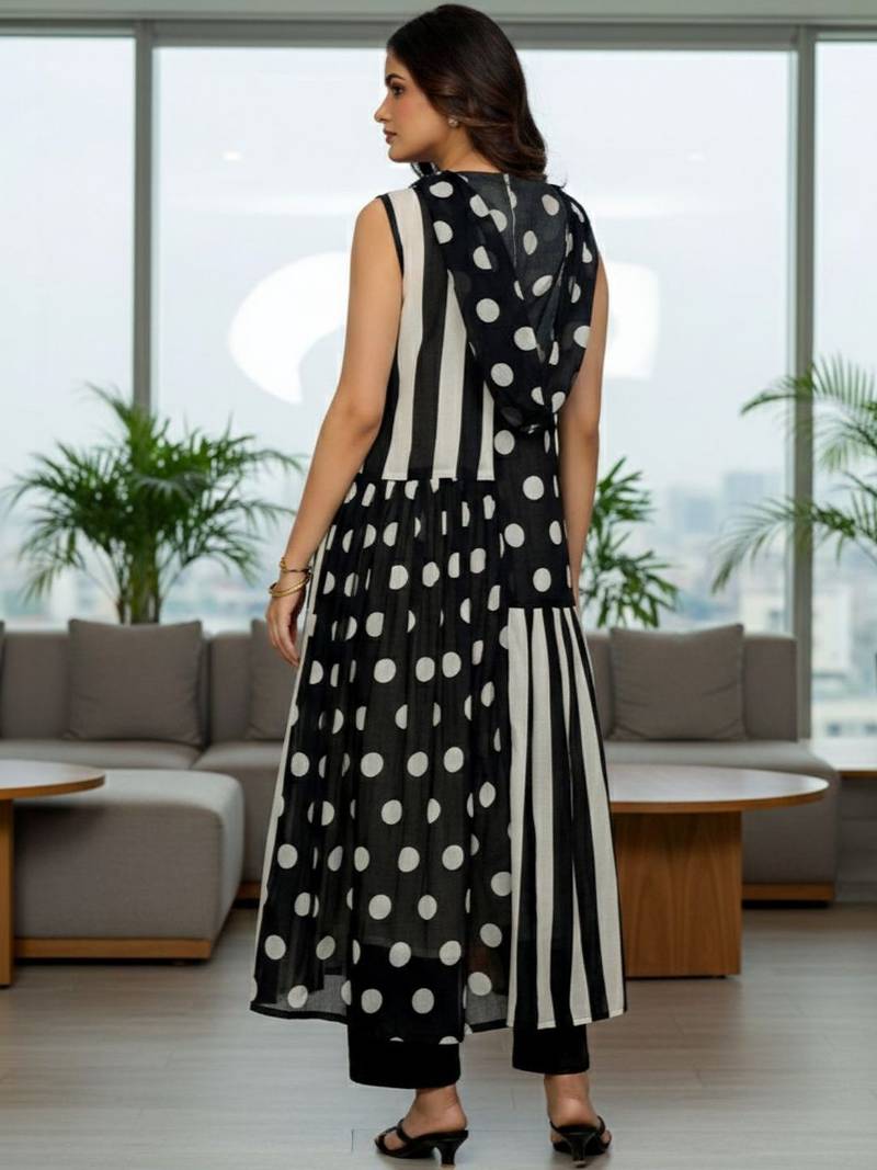 Women Printed Regular Kurta with Trousers