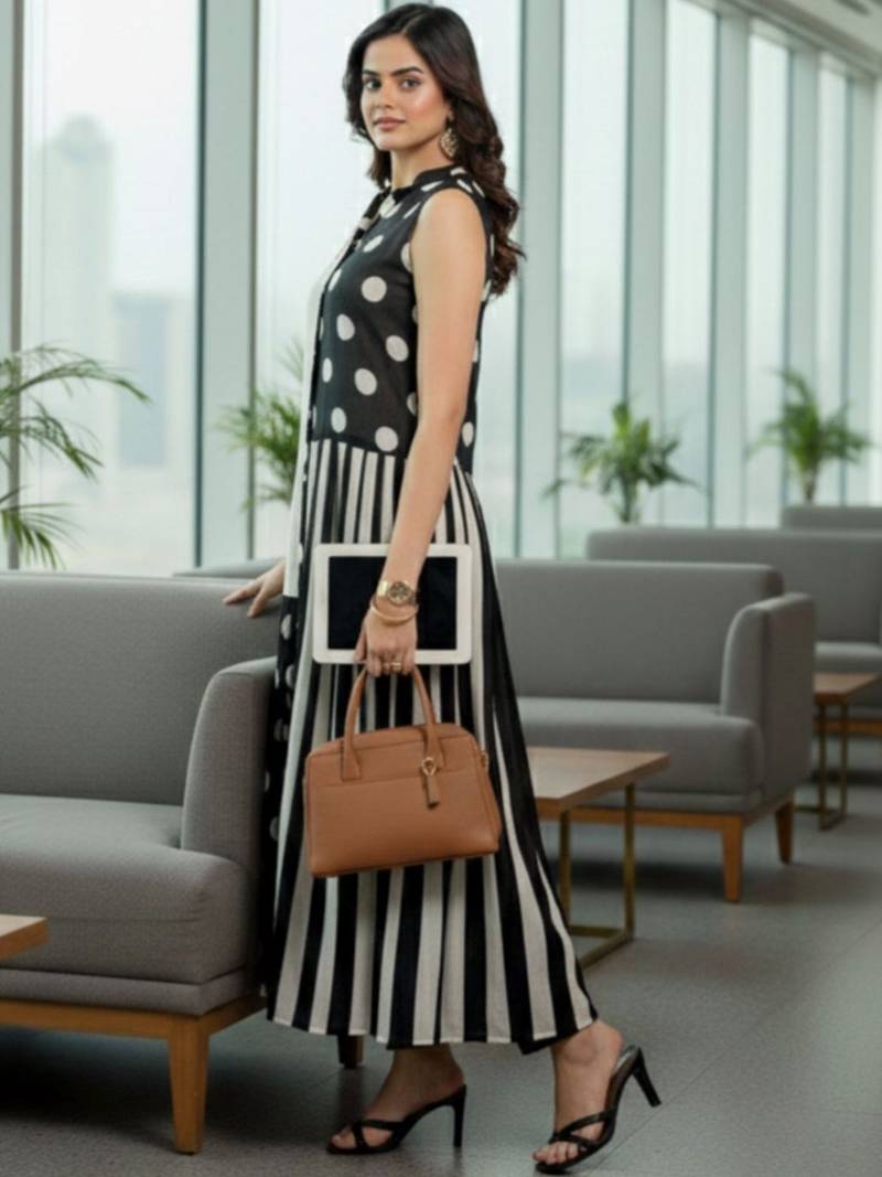 Women Printed Regular Kurta with Trousers