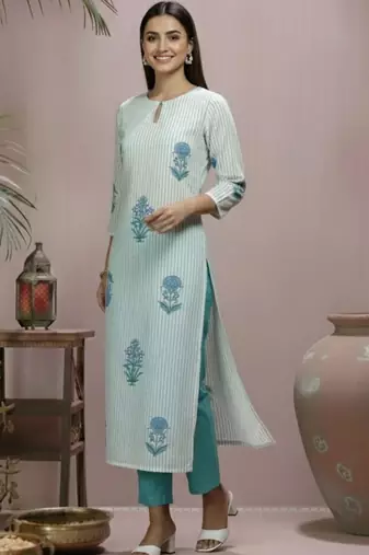 Women Ethnic Motifs Printed Regular Kurta with Trousers & With Dupatta