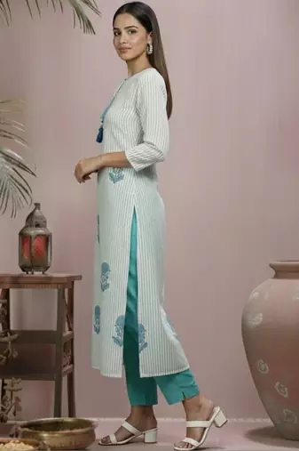 Women Ethnic Motifs Printed Regular Kurta with Trousers & With Dupatta