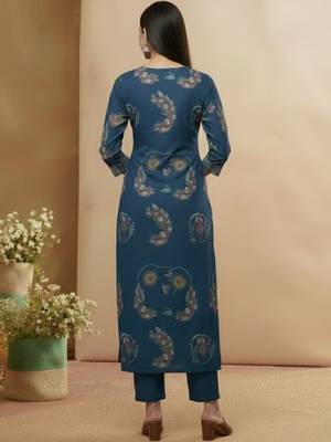 Women Floral Printed Regular Kurta with Trousers & With Dupatta 4
