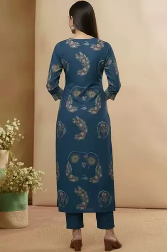 Women Floral Printed Regular Kurta with Trousers & With Dupatta