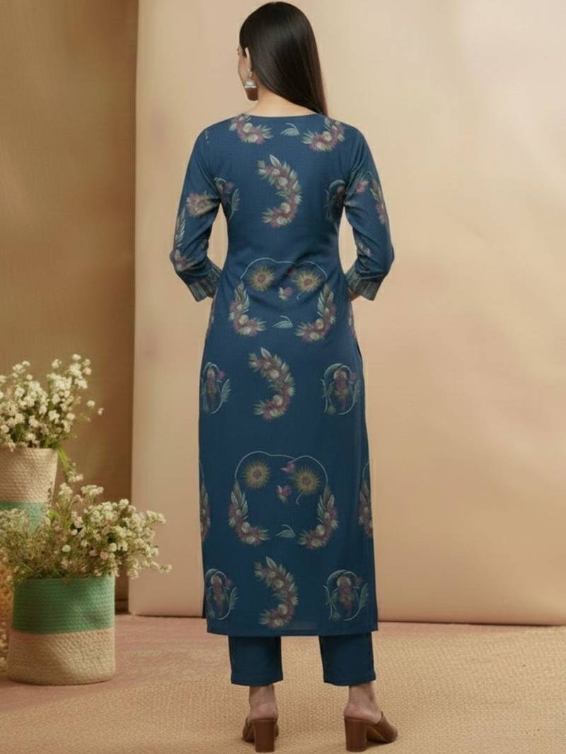Women Floral Printed Regular Kurta with Trousers & With Dupatta
