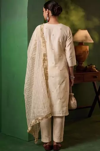 Women Ethnic Motifs Embroidered Regular Thread Work Kurta with Trousers & With Dupatta