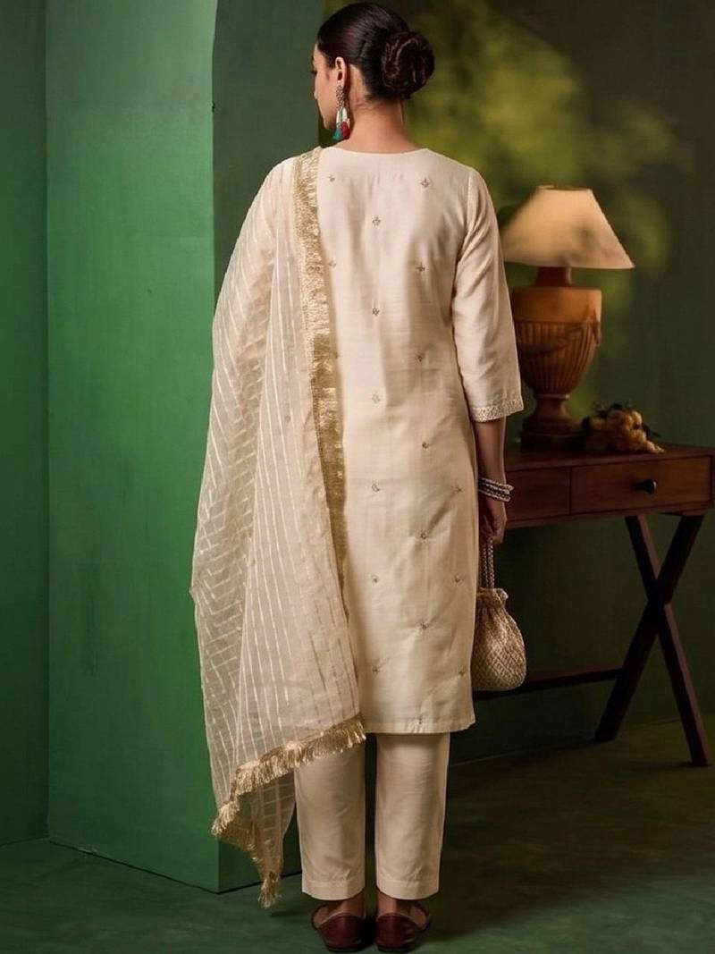 Women Ethnic Motifs Embroidered Regular Thread Work Kurta with Trousers & With Dupatta