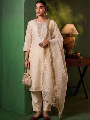 Women Ethnic Motifs Embroidered Regular Thread Work Kurta with Trousers & With Dupatta 4