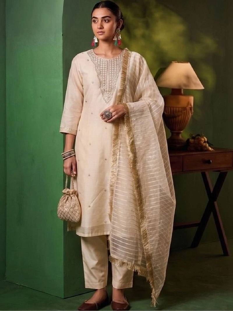 Women Ethnic Motifs Embroidered Regular Thread Work Kurta with Trousers & With Dupatta
