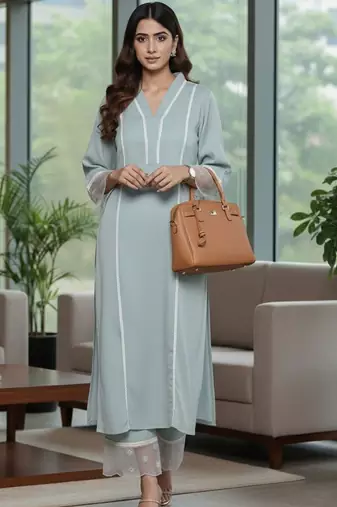 Women Regular Thread Work Silk Crepe Kurta with Trousers