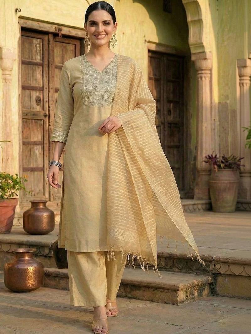 Women Yoke Design Regular Kurta with Trousers & With Dupatta