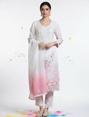 Women Floral Embroidered Regular Thread Work Kurta with Trousers & With Dupatta 1