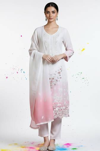 Women Floral Embroidered Regular Thread Work Kurta with Trousers & With Dupatta