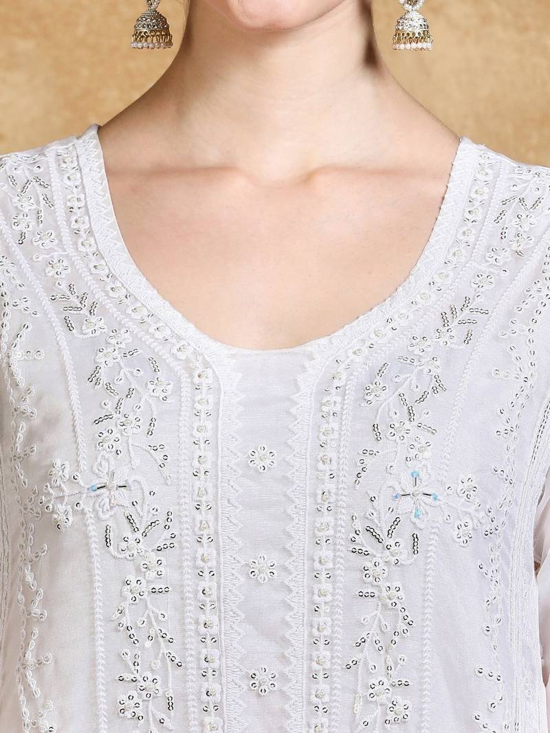 Women Floral Embroidered Regular Thread Work Kurta with Trousers & With Dupatta