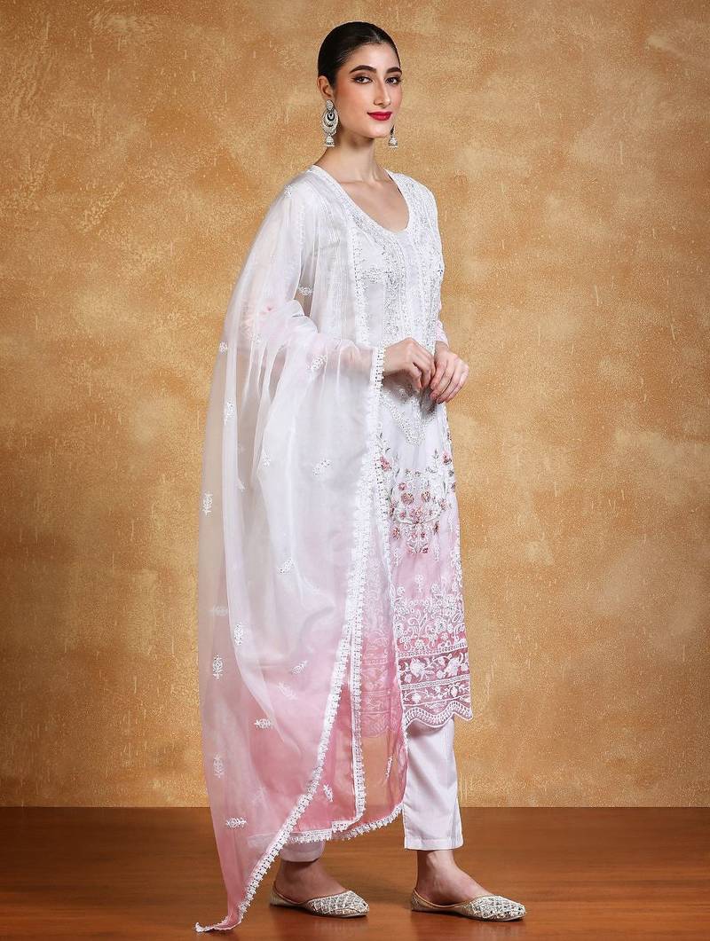 Women Floral Embroidered Regular Thread Work Kurta with Trousers & With Dupatta