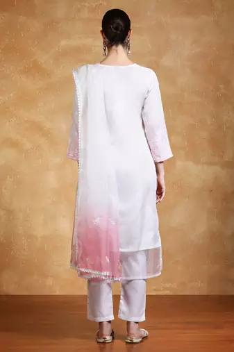 Women Floral Embroidered Regular Thread Work Kurta with Trousers & With Dupatta