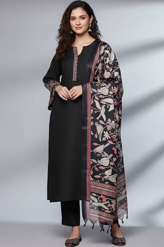 Women Ethnic Motifs Embroidered Regular Thread Work Kurta with Trousers & With Dupatta