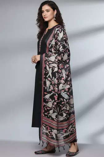 Women Ethnic Motifs Embroidered Regular Thread Work Kurta with Trousers & With Dupatta