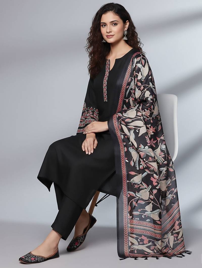Women Ethnic Motifs Embroidered Regular Thread Work Kurta with Trousers & With Dupatta