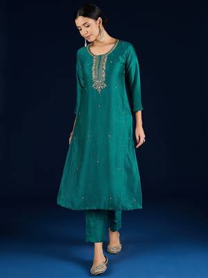 Women Embroidered Regular Beads and Stones Kurta with Trousers & Dupatta 7