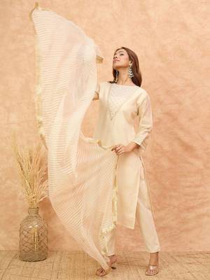 Women Self Design Kurta with Pyjama & Dupatta 6
