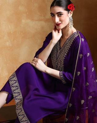 Women Floral Embroidered Kurta with Trousers & Dupatta 2