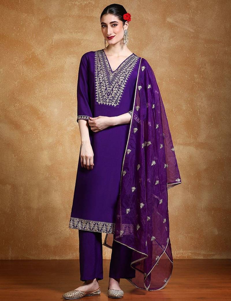 Women Floral Embroidered Kurta with Trousers & Dupatta