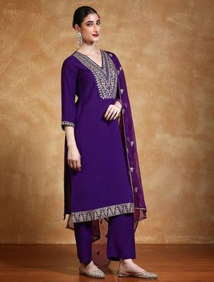 Women Floral Embroidered Kurta with Trousers & Dupatta 1