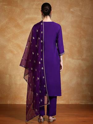 Women Floral Embroidered Kurta with Trousers & Dupatta 6