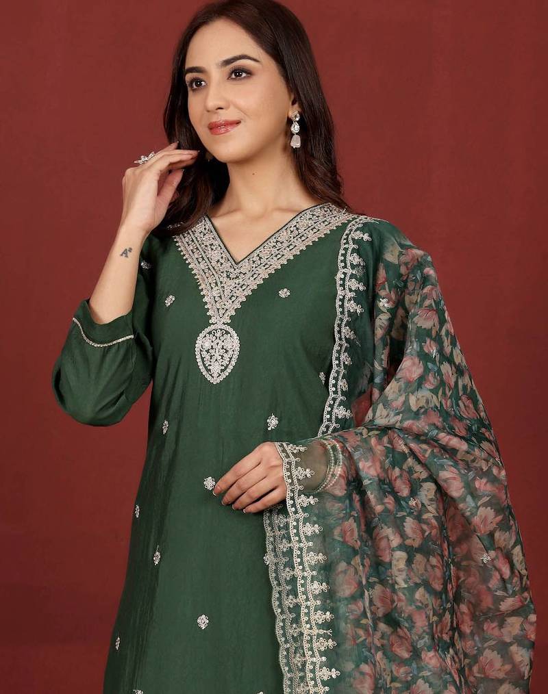 Ethnic Motifs Embroidered Notch Neck Zari Straight Kurta With Trousers & Dupatta