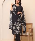 Women Floral Printed Regular Thread Work Pure Cotton Kurta with Trousers & With Dupatta