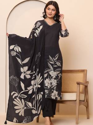 Women Floral Printed Regular Thread Work Pure Cotton Kurta with Trousers & With Dupatta 6