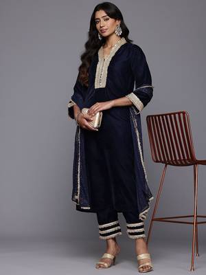 Zari & Sequin Embroidered Winter Velvet Kurta with Trousers & Dupatta 1