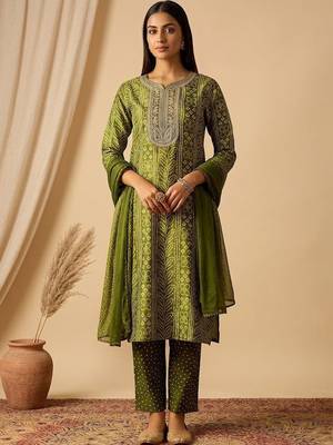 Women Ethnic Motifs Printed Regular Thread Work Kurta with Trousers & With Dupatta 2