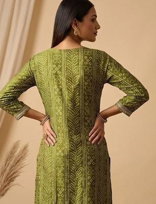 Women Ethnic Motifs Printed Regular Thread Work Kurta with Trousers & With Dupatta 3