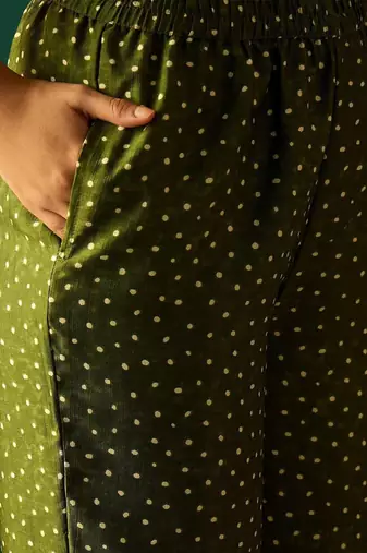 Women Ethnic Motifs Printed Regular Thread Work Kurta with Trousers & With Dupatta
