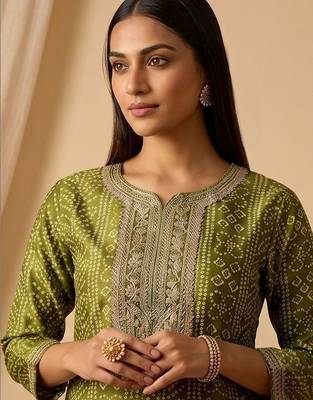 Women Ethnic Motifs Printed Regular Thread Work Kurta with Trousers & With Dupatta 6