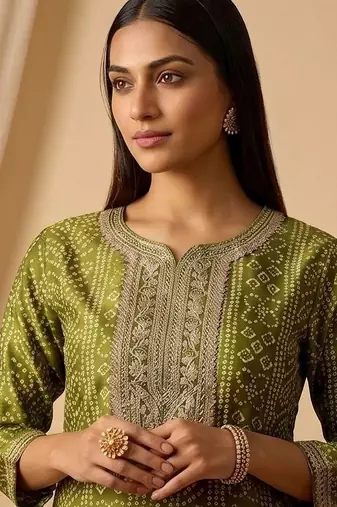 Women Ethnic Motifs Printed Regular Thread Work Kurta with Trousers & With Dupatta
