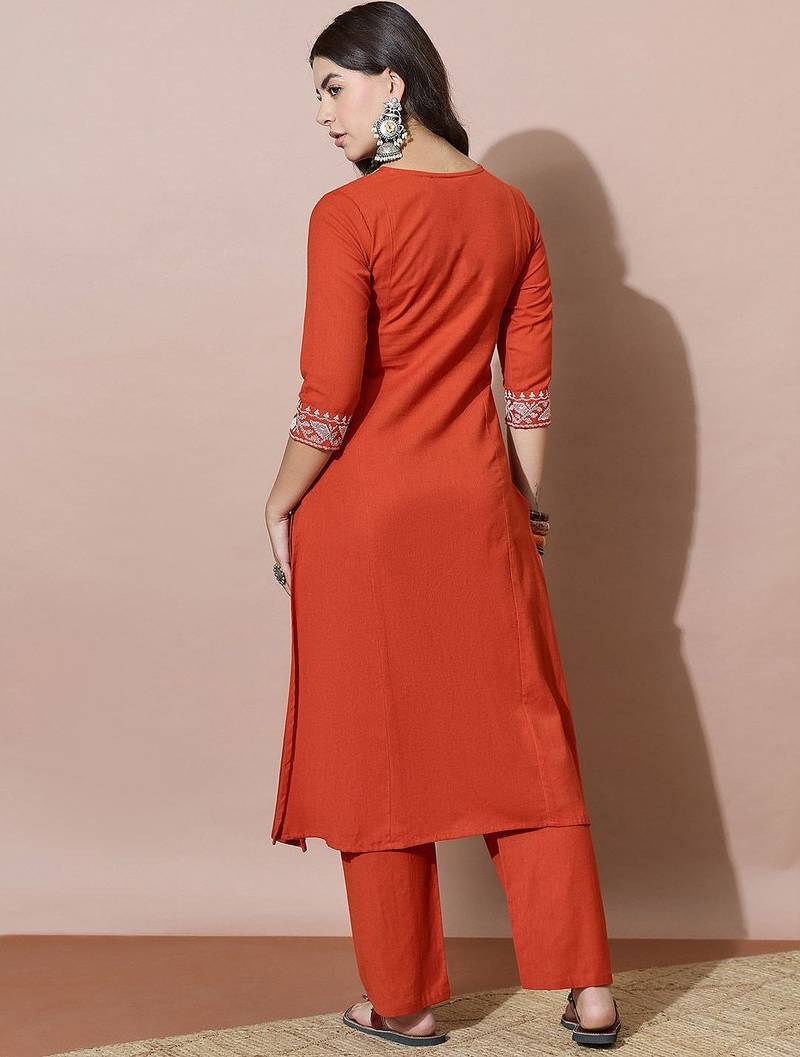 Women Ethnic Motifs Embroidered Regular Thread Work Kurta with Palazzos