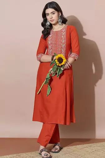 Women Ethnic Motifs Embroidered Regular Thread Work Kurta with Palazzos