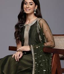 Women Yoke Design Sequinned Kurta with Trousers & Dupatta