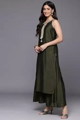 Women Yoke Design Sequinned Kurta with Trousers & Dupatta
