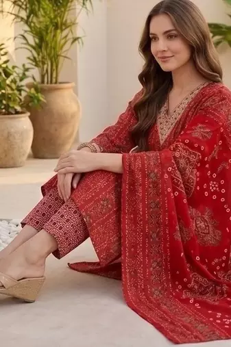 Women Ethnic Motifs Printed Regular Thread Work Kurta with Trousers & With Dupatta