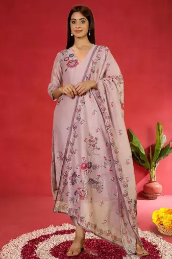 Women Floral Print Regular Kantha Work Kurta with Trousers & Dupatta