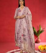 Women Floral Print Regular Kantha Work Kurta with Trousers & Dupatta