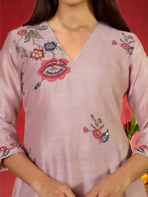 Women Floral Print Regular Kantha Work Kurta with Trousers & Dupatta 2