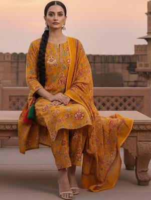 Women Floral Printed Regular Thread Work Kurta with Trousers & With Dupatta 2