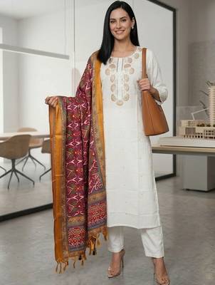 Women Embroidered Regular Thread Work Kurta with Trousers & With Dupatta 1