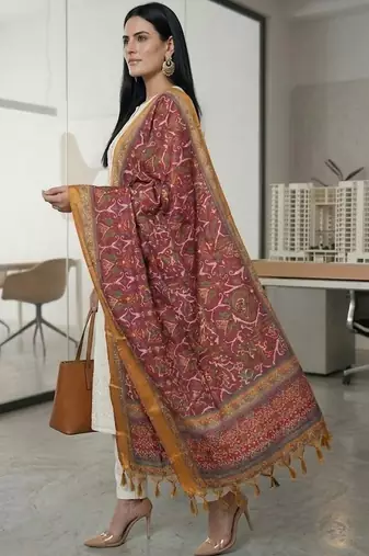 Women Embroidered Regular Thread Work Kurta with Trousers & With Dupatta