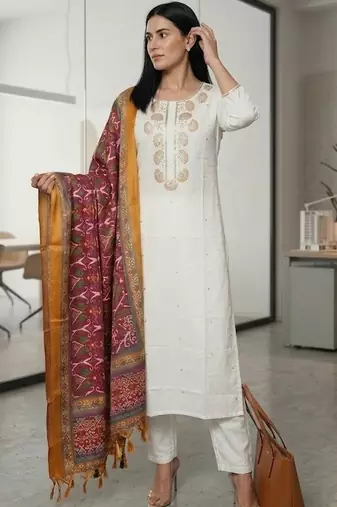 Women Embroidered Regular Thread Work Kurta with Trousers & With Dupatta