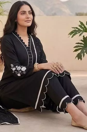 Women Ethnic Motifs Embroidered Regular Thread Work Kurta with Trousers & With Dupatta